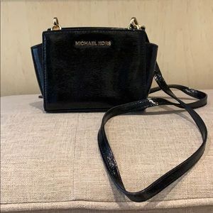 Michael kors mini selma patent leather crossbody